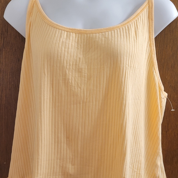 Hot Color! Old Navy Pale Peach Ribbed Knit Tank Top Cami Size 4x NWOT RUFFLE - Picture 1 of 6